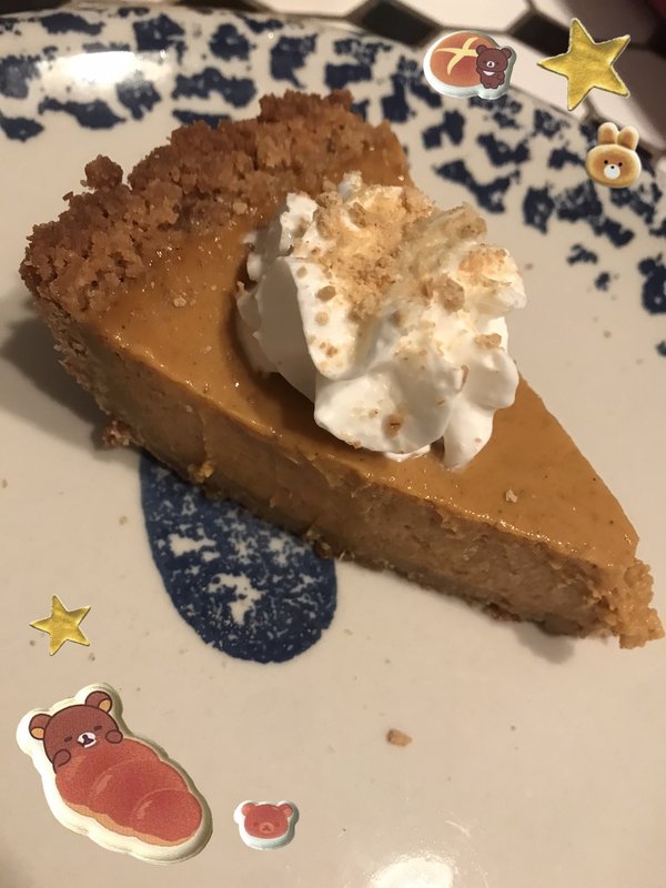 pumpkin pie with graham cracker crust