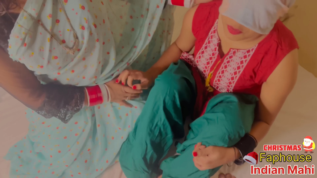 Stepmom and Stepsister Fucked Threesome Indian Mahi Merry Christmas Special.mp4_snapshot_02.40.000