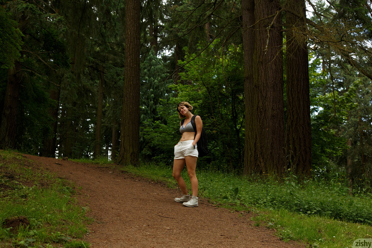 full_003_9835215825222917