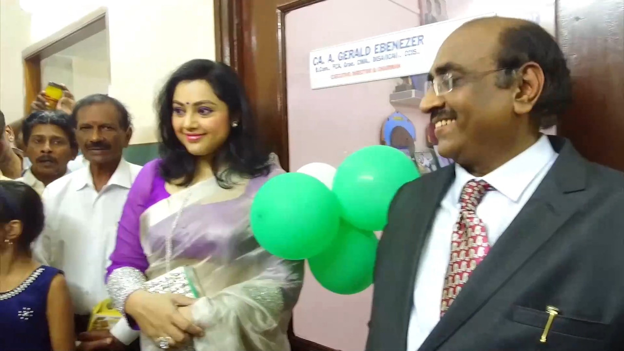 Milf Meena sexy in saree.mkv_snapshot_00.42.505