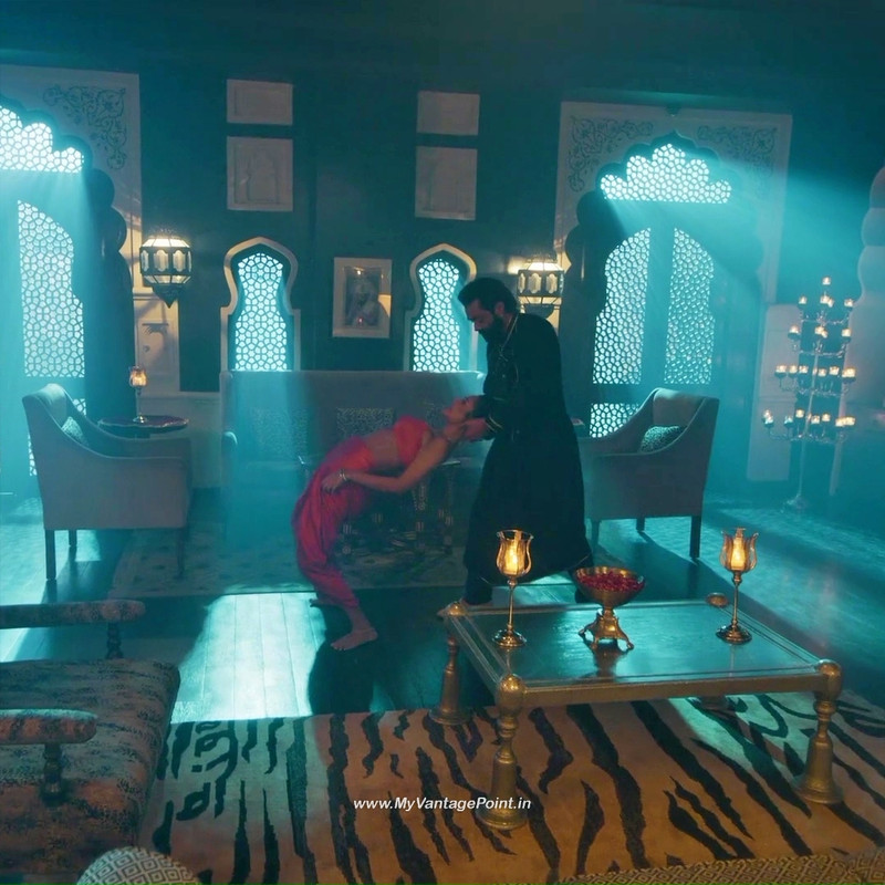 26Esha Gupta Hot in Aashram Web Series