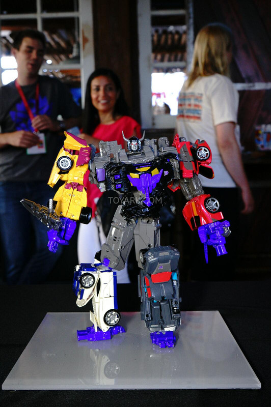 SDCC-2014-Hasbro-Transformers-Breakfast-001_1406