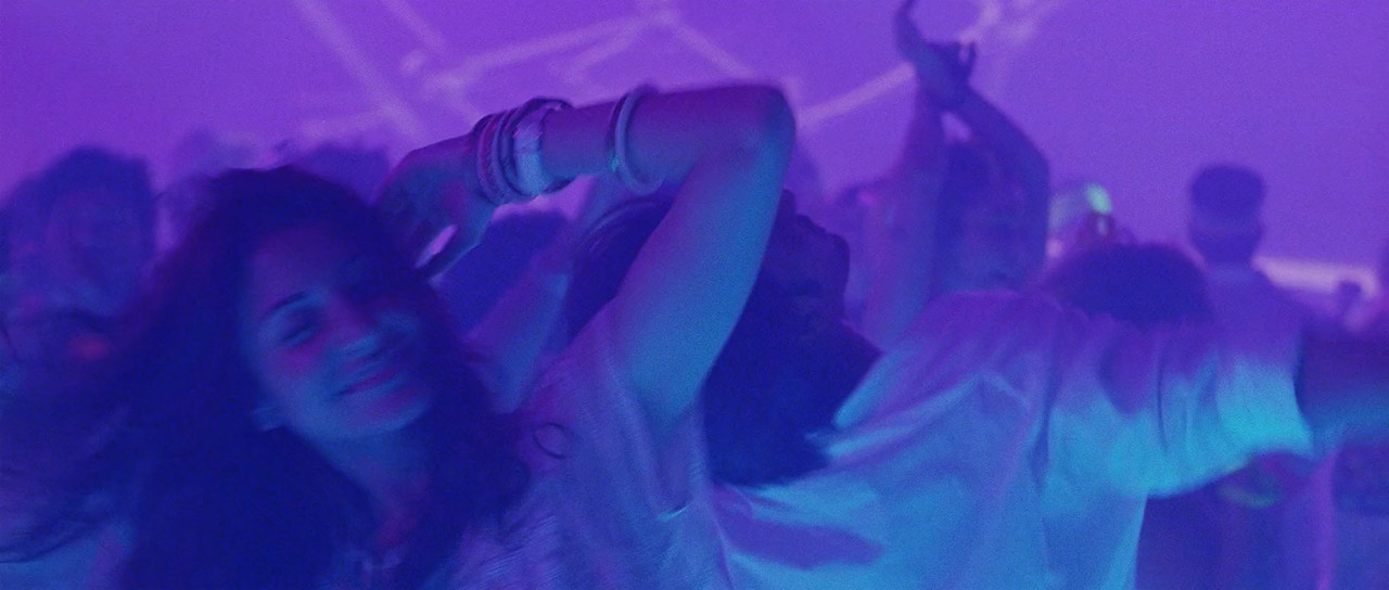 Anushka Sharma - Ladies Vs. Club Scene.mkv_20200818_202436.764