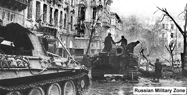 Panthers. Columna atacada por la artillería soviética. Hungría, primavera de