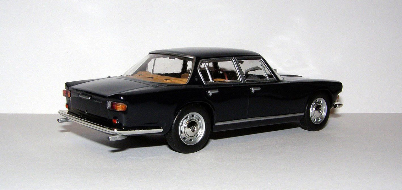 1966 Maserati Quattroporte Series IA (Tipo AM107) Sedan by Pietro Frua (Leo Models S005) 2
