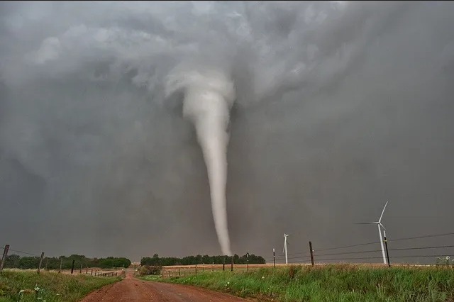 Cuatro muertos y un desaparecido tras fuertes lluvias y tornado en Sudáfrica