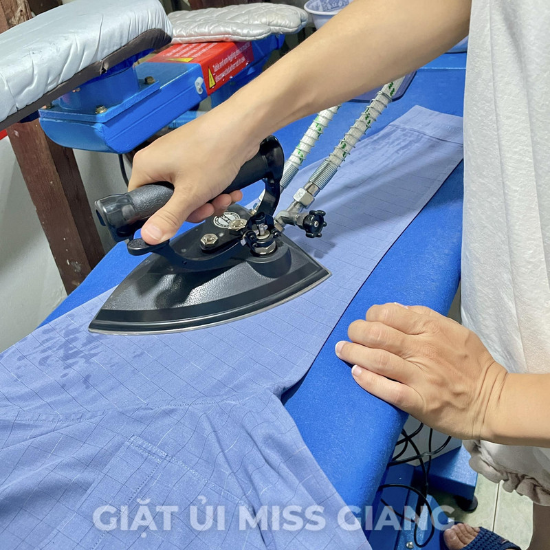 Máy hấp áo vest chuyên dụng tại tiệm Miss Giang Buôn Ma Thuột