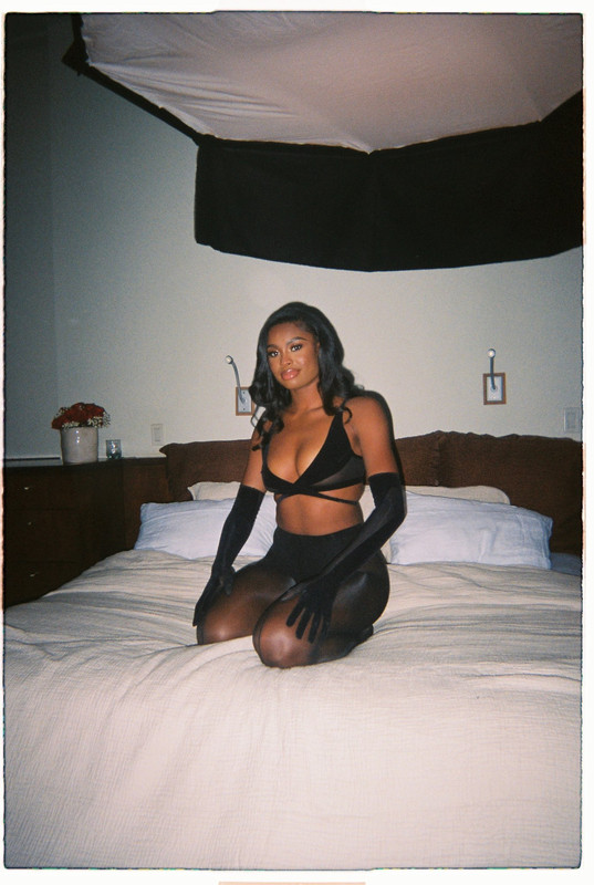 [Image: Ff2ct30-VUAAQz-G7.jpg]