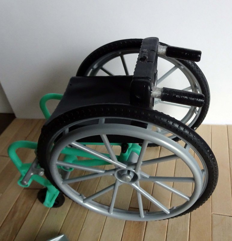 Made to Move Rollstuhl grün Ken 2