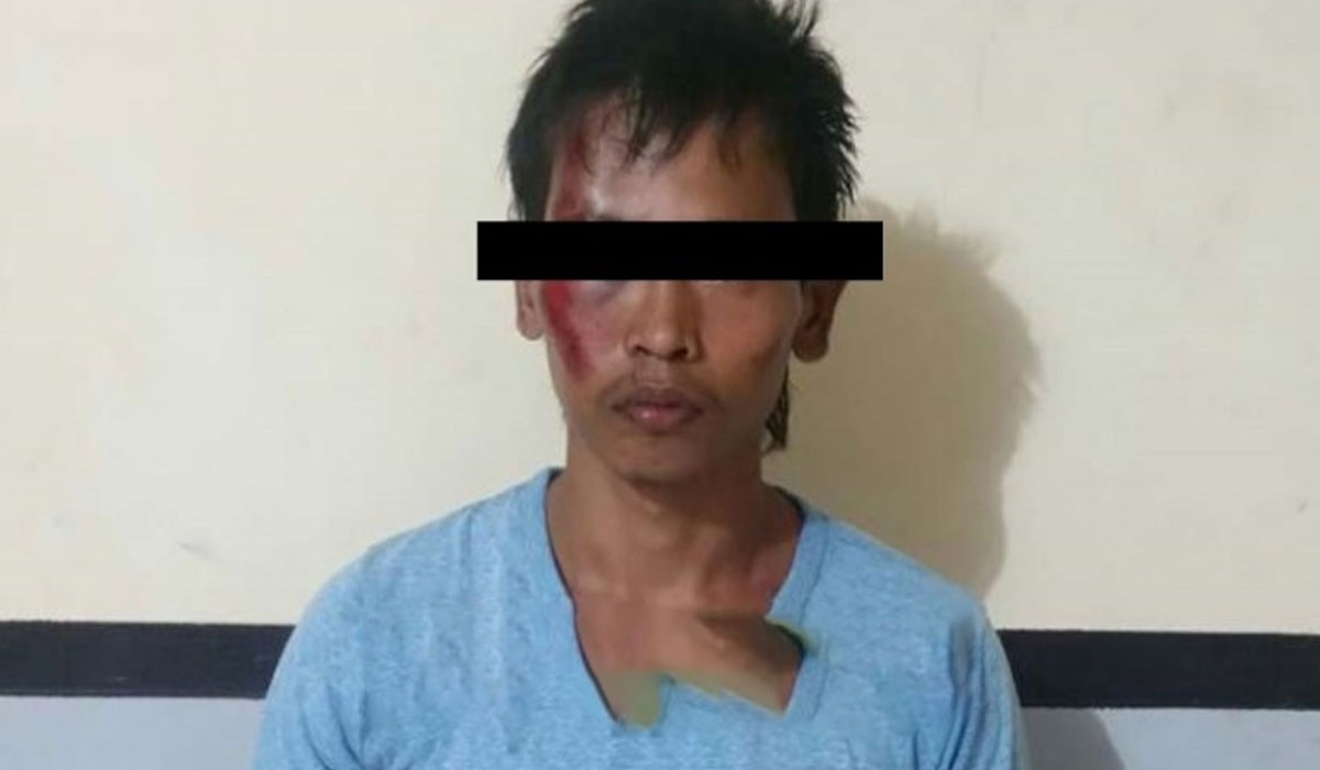 Perkelahian Sengit dan Perebutan Pisau
