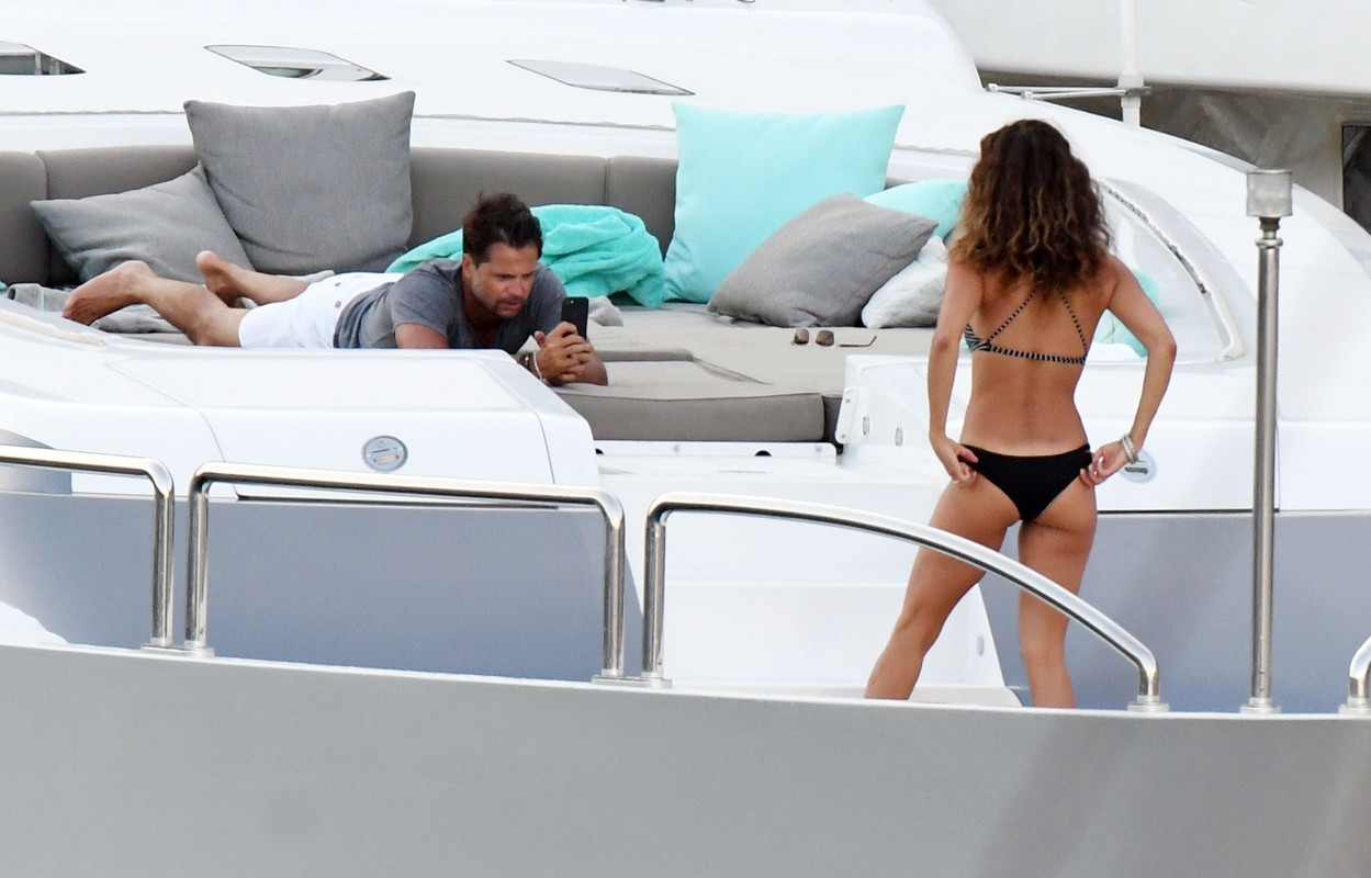 Brooke-Burke-Sexy-18-thefappeningblog.com_