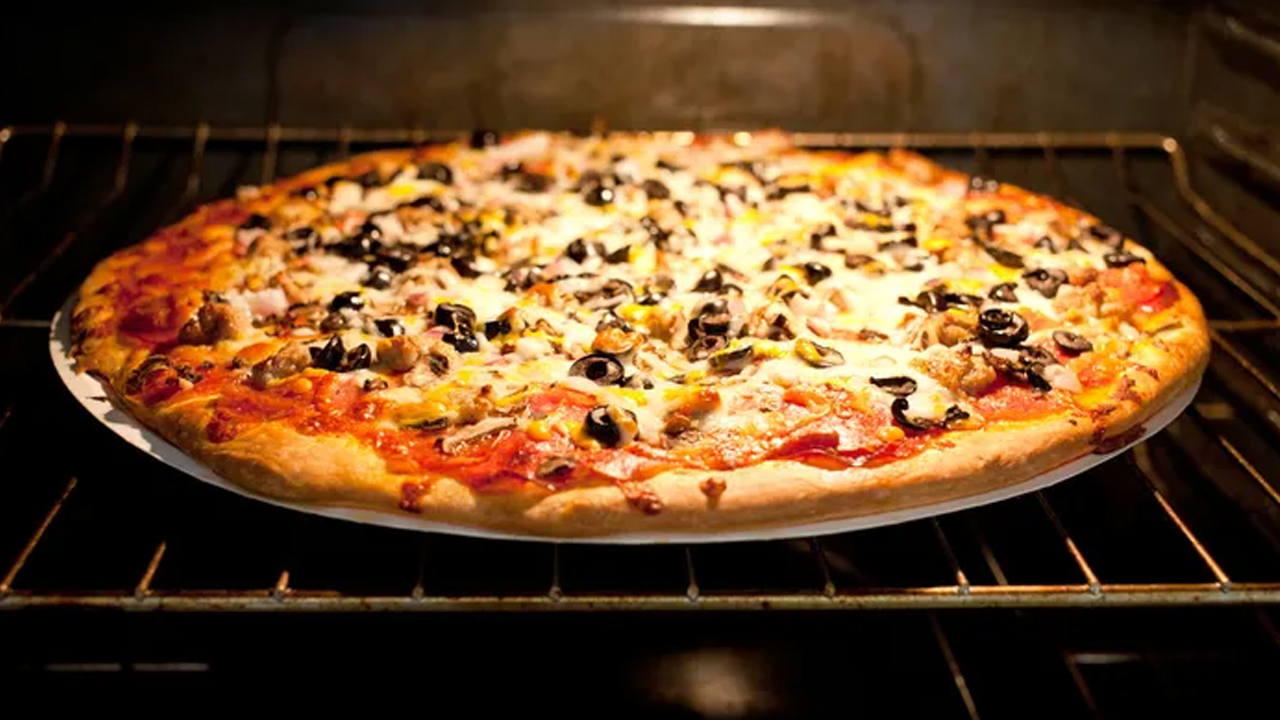 Memilih dan Menyusun Topping Pizza