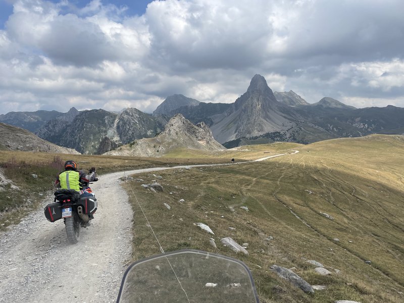 76598DE5-669E-4F74-A2D9-9098DEC7A6D5