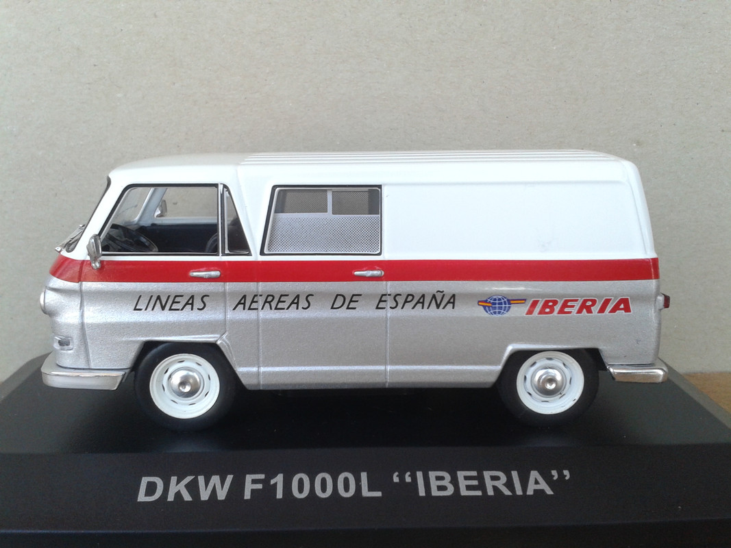 1963 DKW F 1000 L Combi I “Iberia” (Ixo – nº 11 Furgonetas de Antaño) (8)