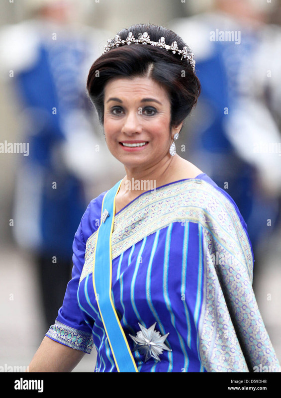 princess-sarvath-of-jordan-arrives-for-the-wedding-of-crown-princess-D59DHB