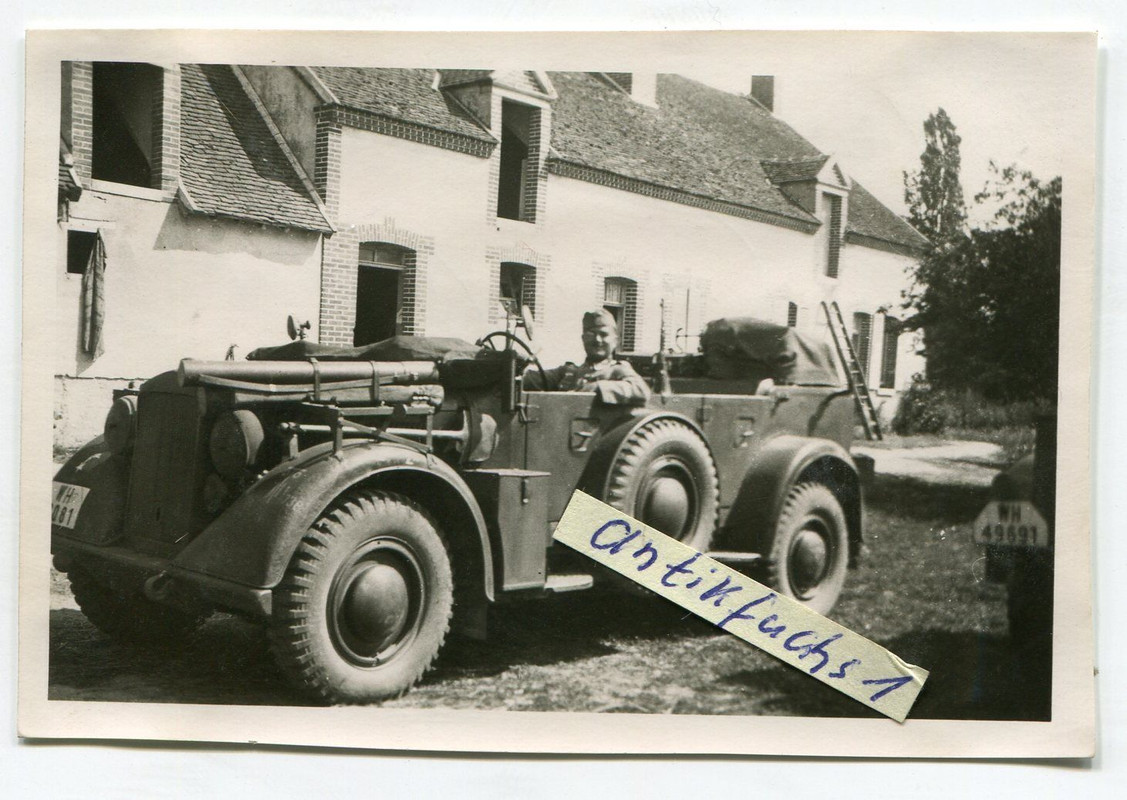 WH-Kübelwagen mit Komet in Marigny in Frankreich