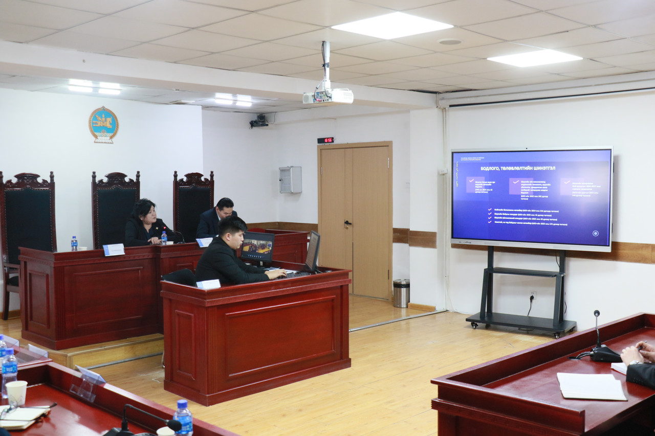 Шүүхийн ерөнхий зөвлөлийн дарга, гишүүд Баянгол, Хан-Уул, Сонгинохайрхан дүүргийн Эрүүгийн хэргийн анхан шатны тойргийн шүүхийн үйл ажиллагаатай танилцав