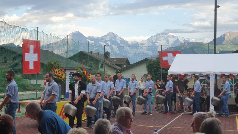 CÓMO SUIZA NOS ATRAPA POR 5º VERANO CONSECUTIVO + CARENNAC Y LOUBRESSAC - Blogs de Suiza - FIESTA NACIONAL EN KLEINE SCHEIDEGG (13)