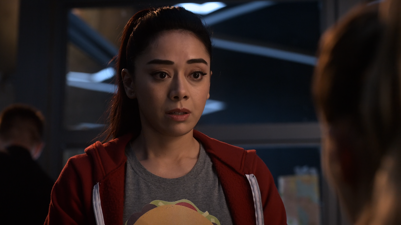 Lucifer.S04E04.All.About.Eve.1080p.10bit.BluRay.AAC5.1.HEVC-Vyndros.mkv_snapshot_41.54_[2020.06.08_0