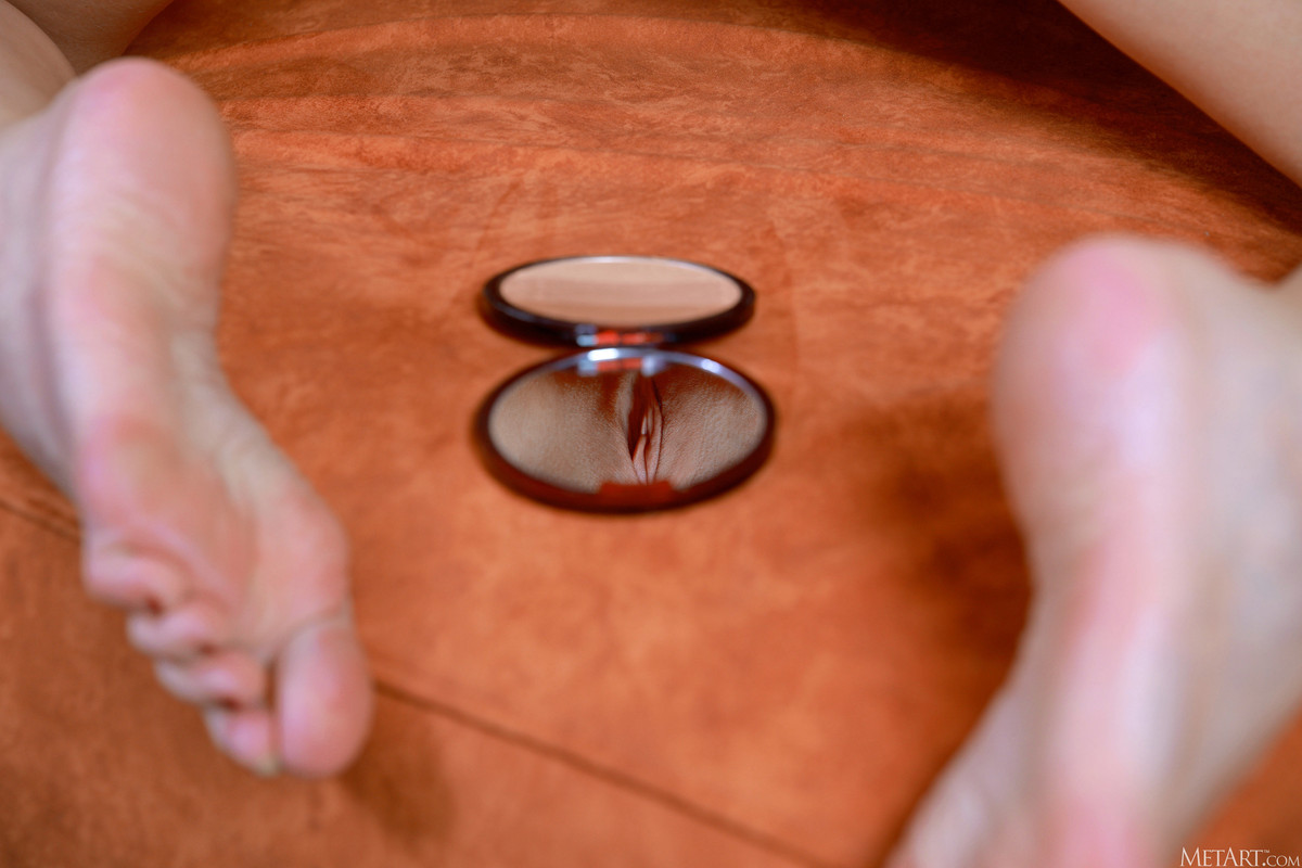 MetArt_Sofa-Striptease_Julia-Rain_high_0095