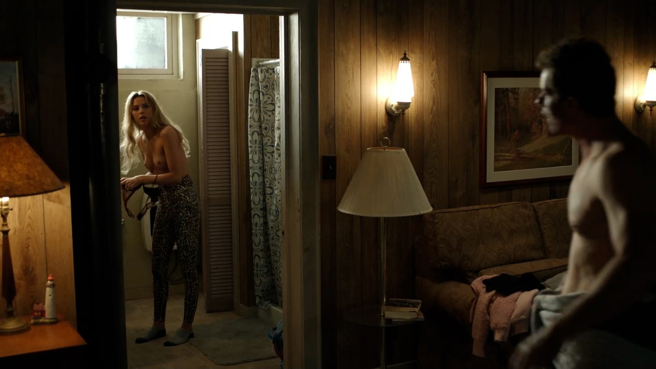 Riley.Voelkel_Hightown.S02.00_01_51_14.Still009