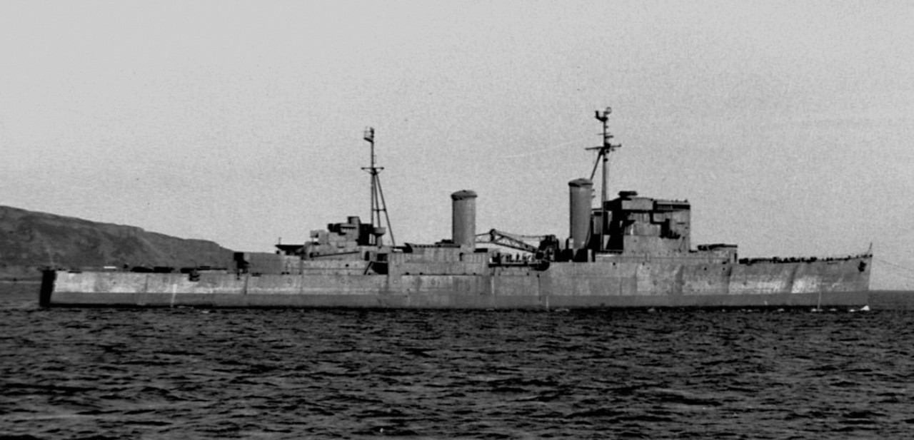 HMS Lion (C.34) еще как DEFENCE отправляется в Тайн