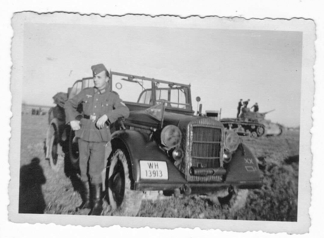 Pkw Horch (Kfz.12) Pz-Rgt.11, 6.Pz-Div, Russland, Juli 1941.