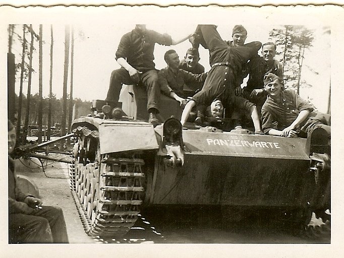 Photo- German Panzermen in Playful Posed on Sturmgeschütz Panzer Tank Marked -PANZERWARTE-; 1941!!!