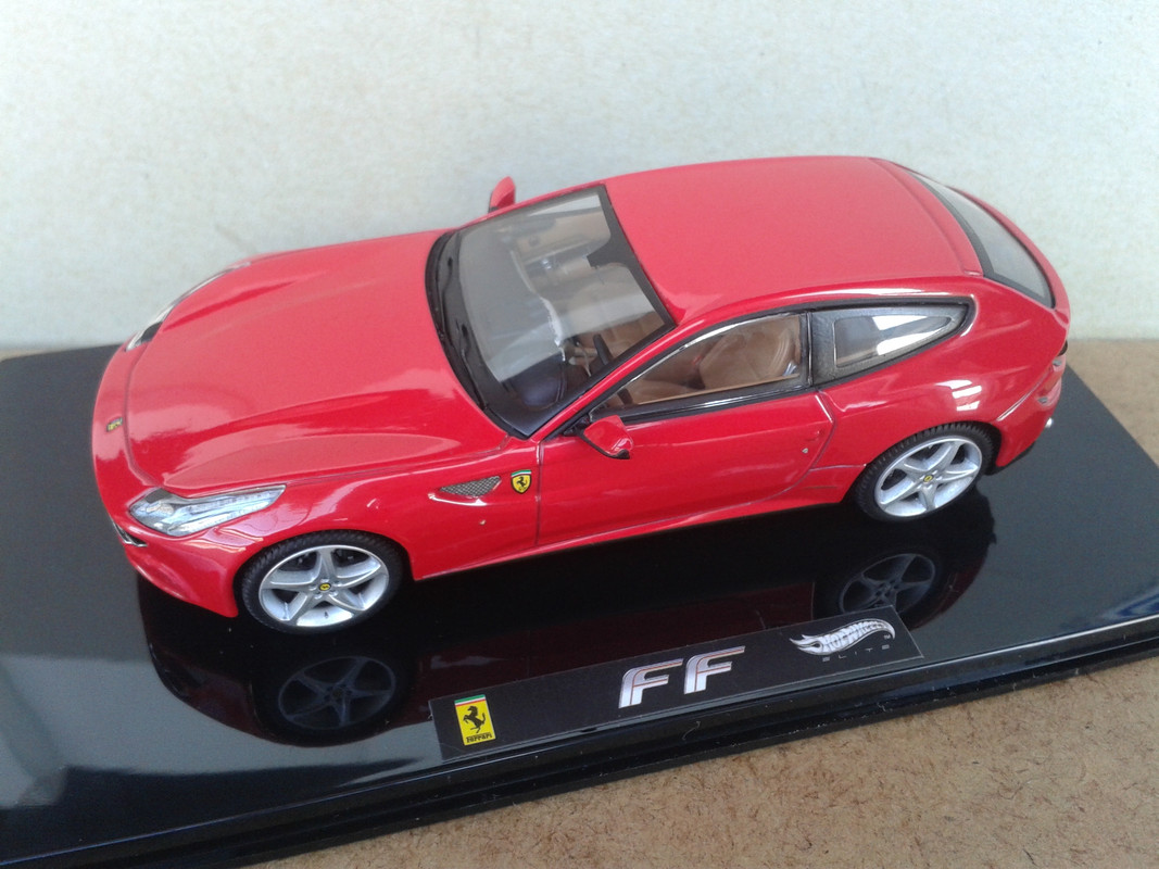 2011 Ferrari FF (Hot Wheels Elite) (1)