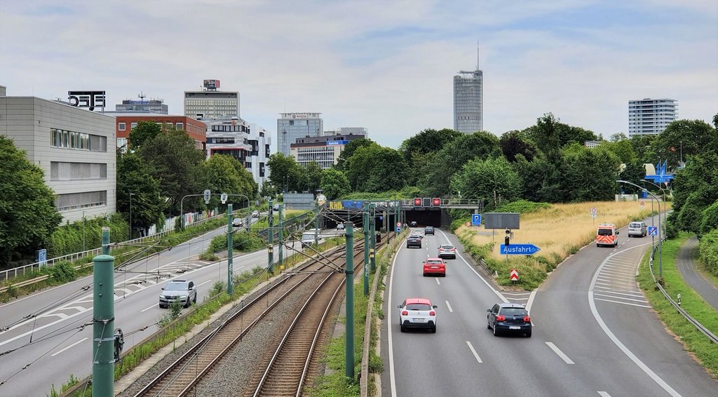 2022-06-21-essen-skyline-a40-ansicht-hh-3.jpg