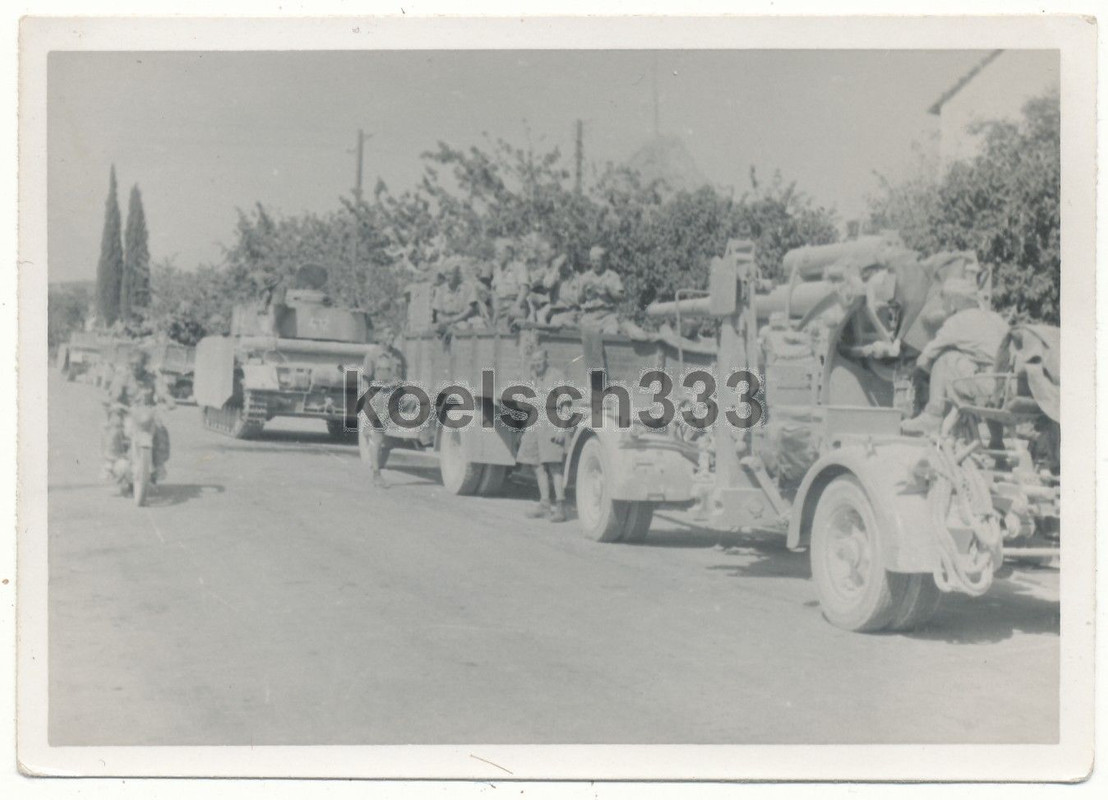 Foto Fahrzeug Kolonne Panzer IV Seitenschürzen  