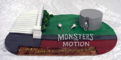 MONSTERS IN MOTION DIORAMA (4)