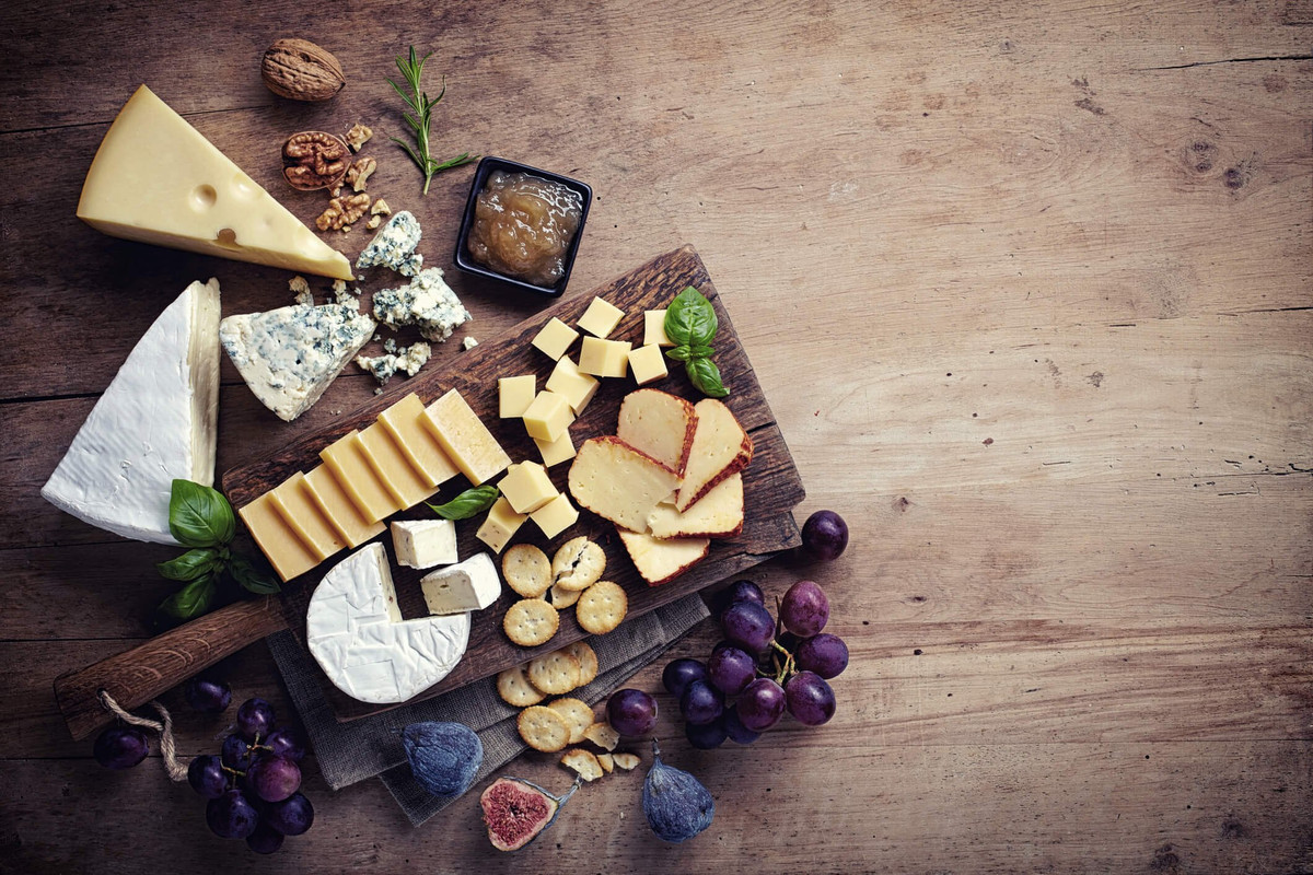 Why Artisanal Cheese is a Better Choice for Specialty Diets?