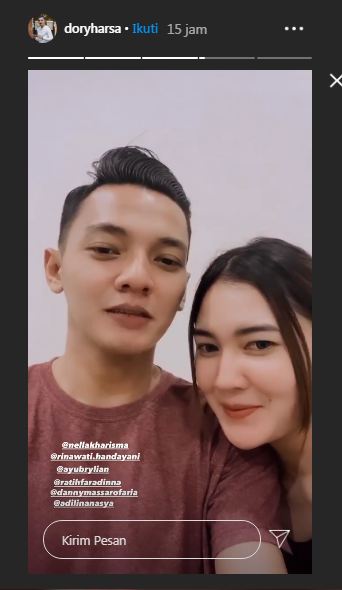 Dory Harsa dan Nella Kharisma saat sedang di rumah