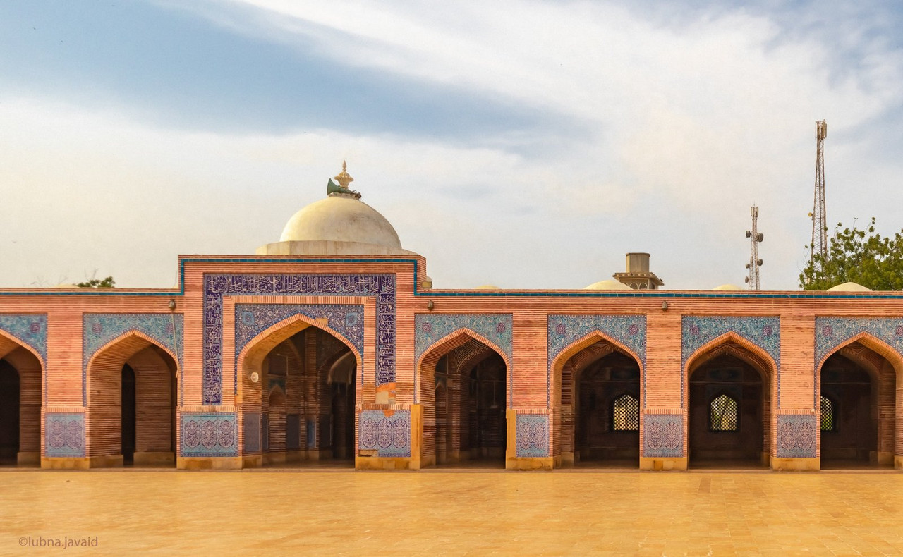 orange-pakistan-mosque.jpg
