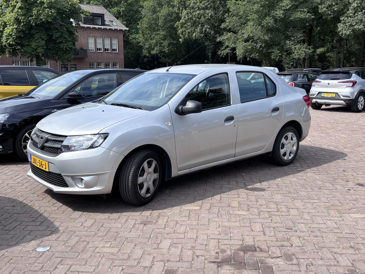 20260803-Dacia-Logan.jpg