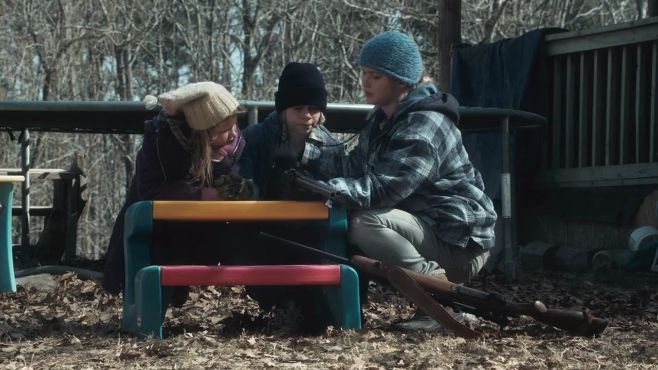 Winters.bone.2010.720p.x264.aac.300mbunited.me---scOrp.mkv_20190