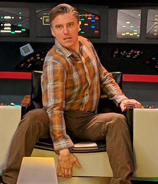 Anson-Mount-on-Replica-of-TOS-Enterprise-Bridge.jpg