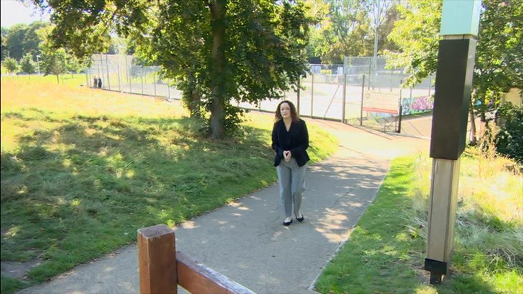 BBC London News_20210924_18301900.ts_snapshot_06.14.186