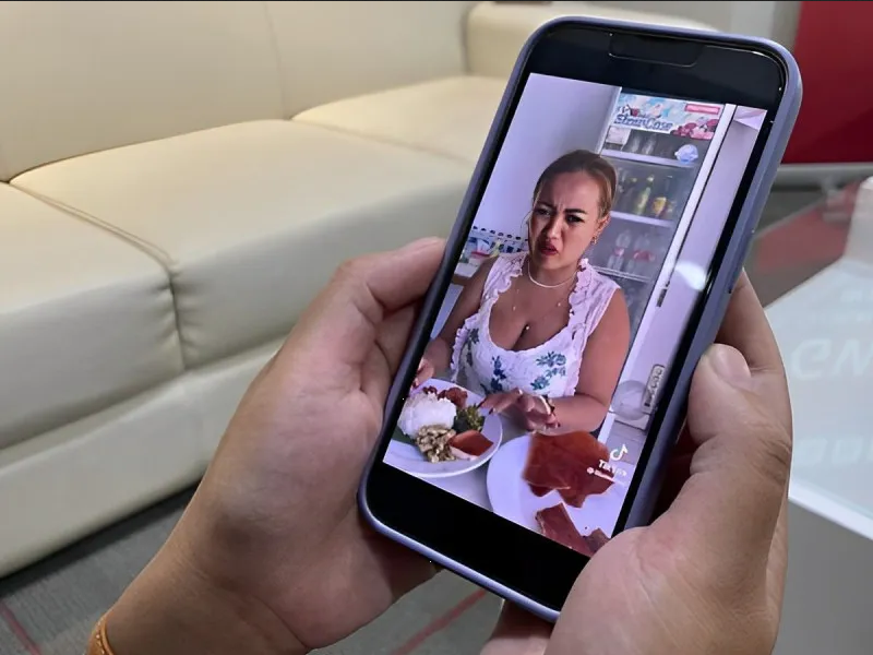 Influencer irá a prisión por comer carne de cerdo