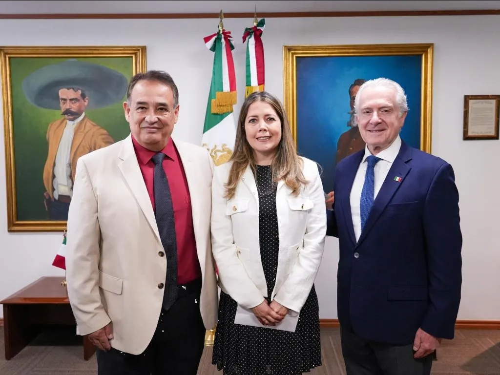 Toman protesta diputados suplentes de Yeidckol y Noroña