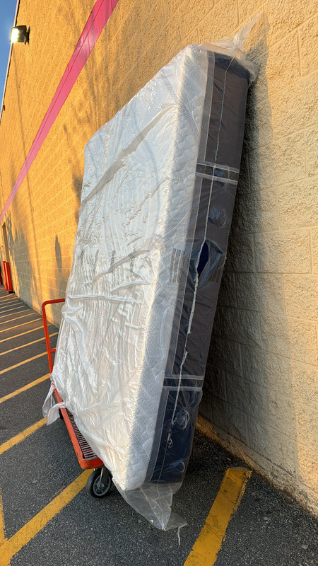 8748DD00-D585-4FEF-88F4-EB0B16A64F77_Original