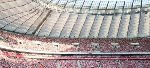 2020-10-19-12-51-11-Mixed-Zone-Polens-Nationalstadion-wird-zum-Corona-Krankenhaus-News-Fussball
