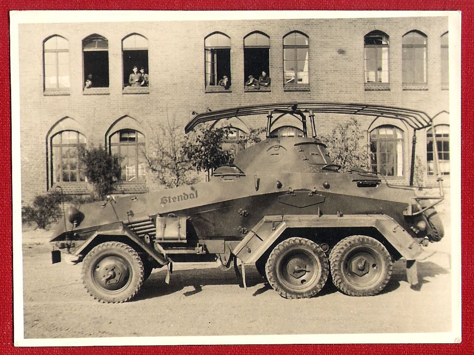 Foto - Schwerer Panzerspähwagen Funk in Tarnfarb