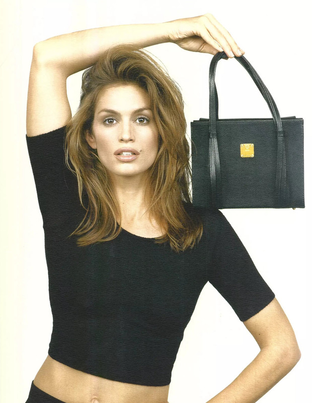 Cindy Crawford volto di MCM 30 anni dopo