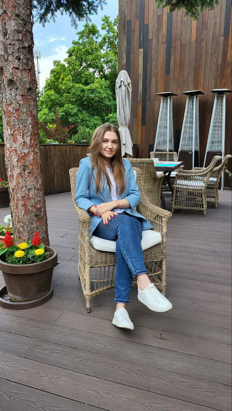 3D09F1FF-5E63-4BFD-B315-3DC1691B752A