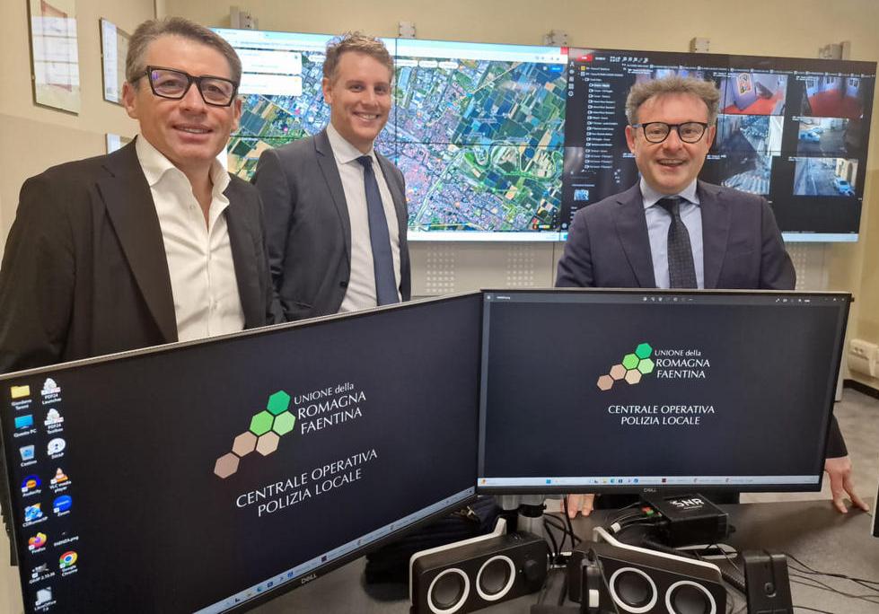Inaugurata la nuova centrale operatva della polizia locale Inaugurata la nuova centrale operatva della polizia locale