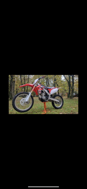 D5B7B959-FC4B-4F10-8655-B10F7D7468F3