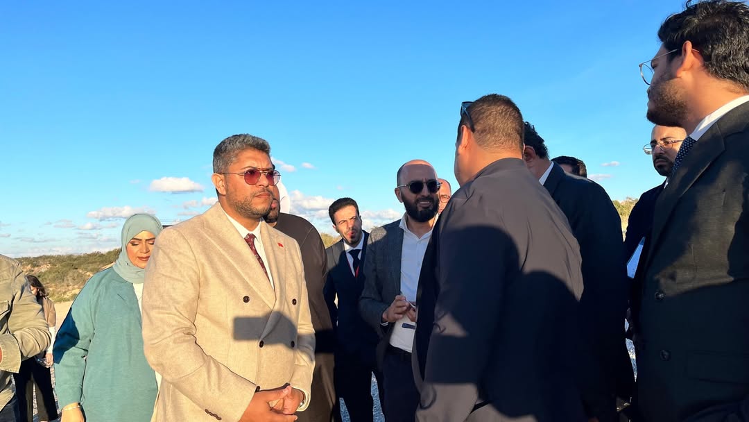 Dans-l-apres-midi-du-vendredi-21-novembre-2025-une-delegation-d-operateurs-economiques-particip-(4)