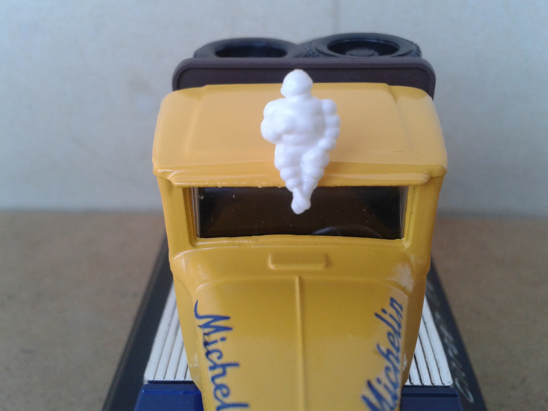 1931 Citroën C4F Plataforma “Michelin” (Solido) (10)